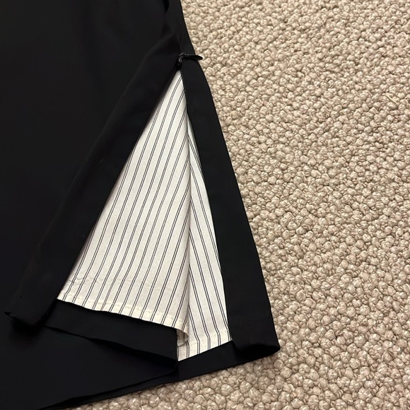 Classic Black Knee-Length Pencil Skirt for the Office - Picture 5 of 11